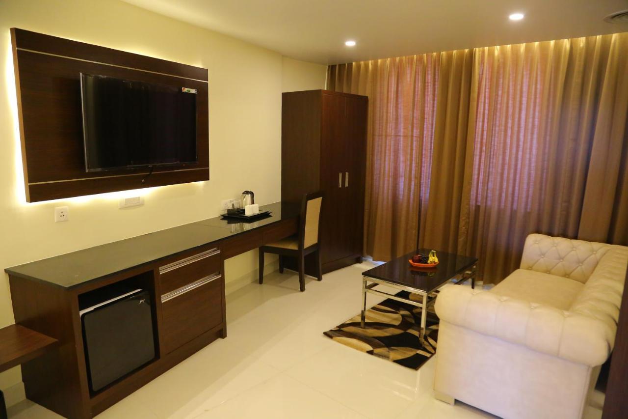 Vsr Grand Madanapalle Exterior foto