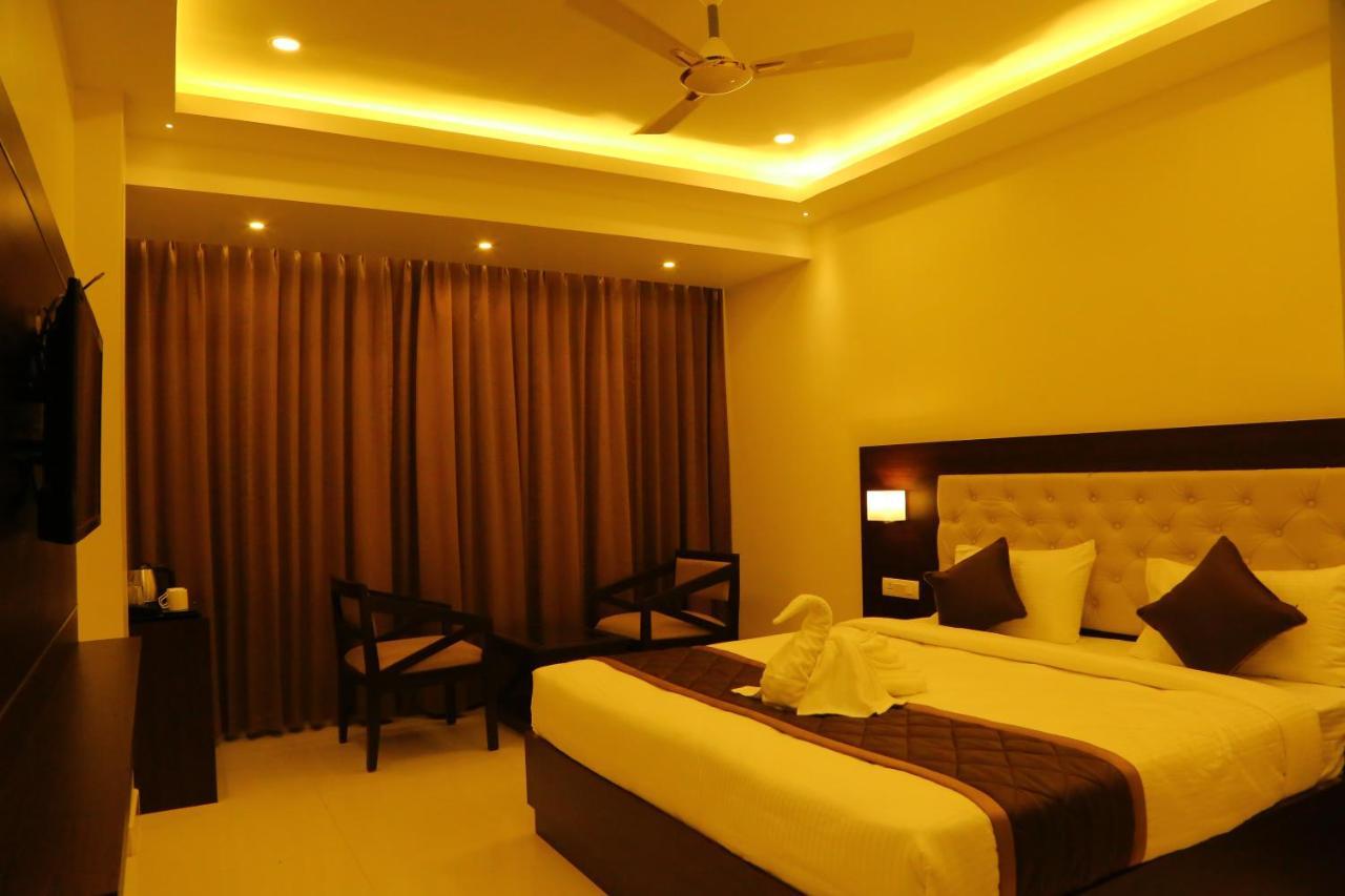 Vsr Grand Madanapalle Exterior foto