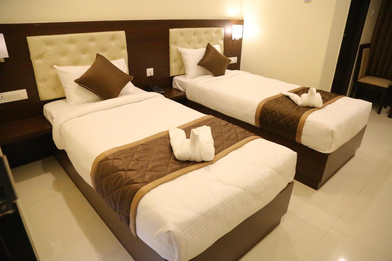 Vsr Grand Madanapalle Exterior foto